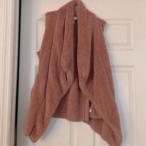 Knox Rose cascade front sleeves chic fuzzy knit vest- salmon color